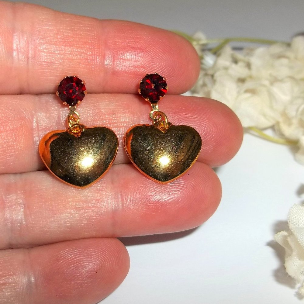Pre-owned Heart Earrings Gold & Faux Ruby Red Post Stud Dangle Drop Jewelry A209 - Picture 1 of 4